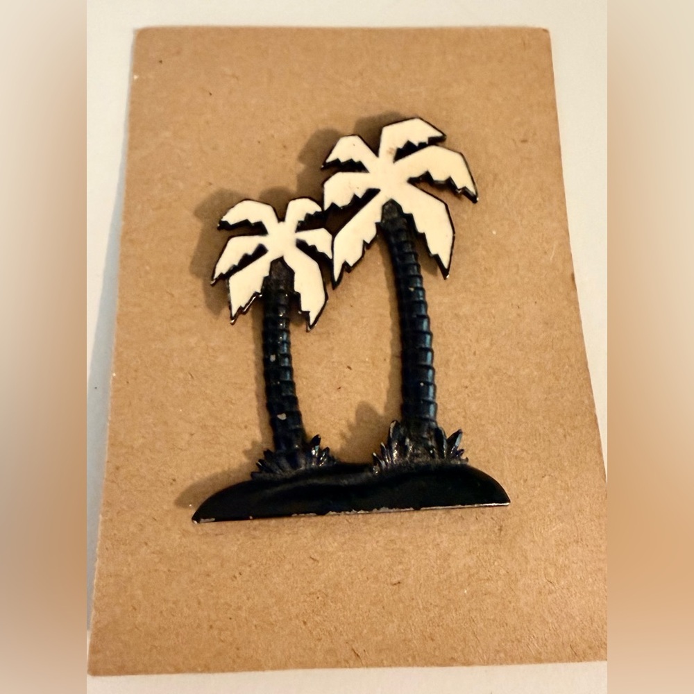Vintage Palm Tree Enamel Pin - Black and Cream Tropical Design